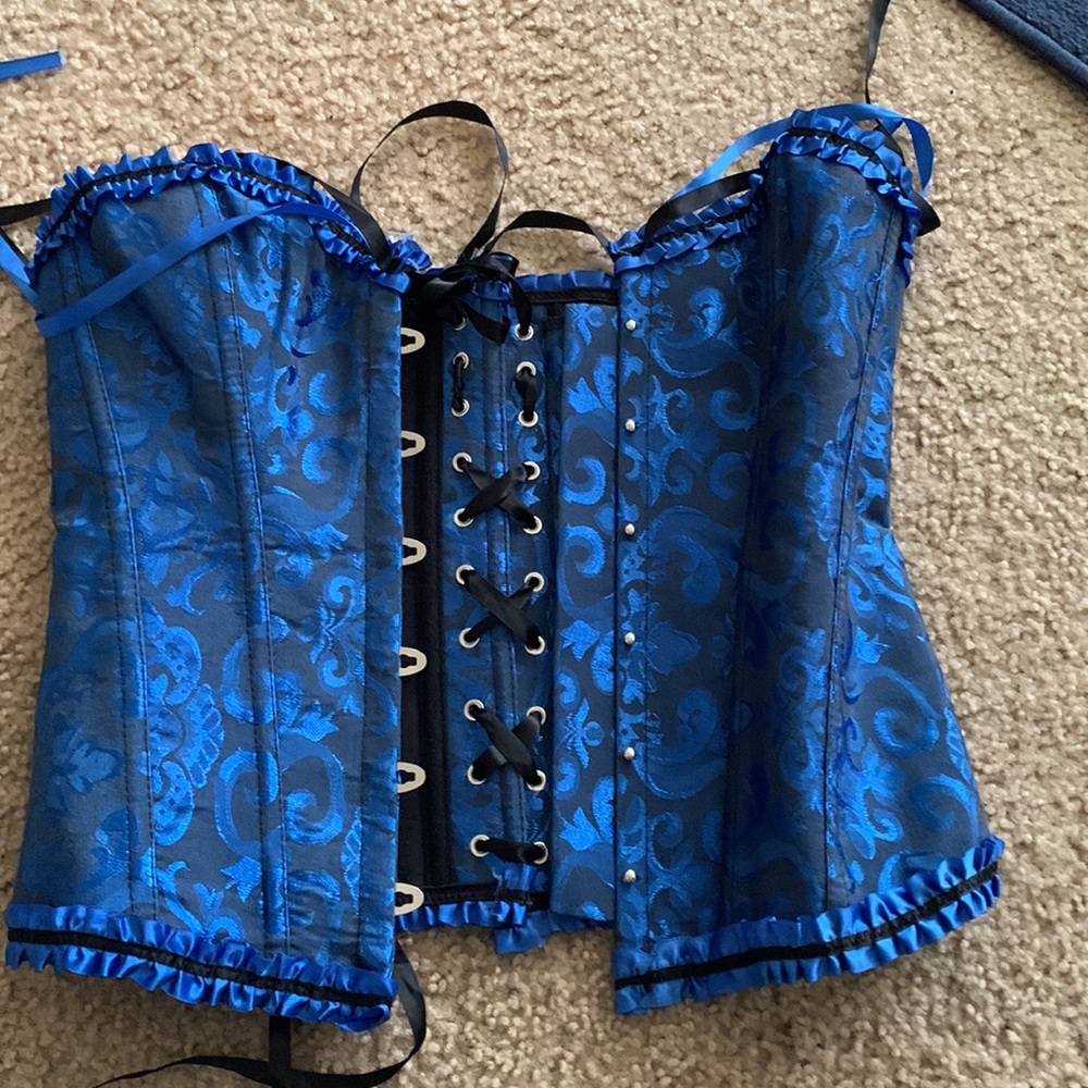 Corsets Size XL - Picture 15 of 15